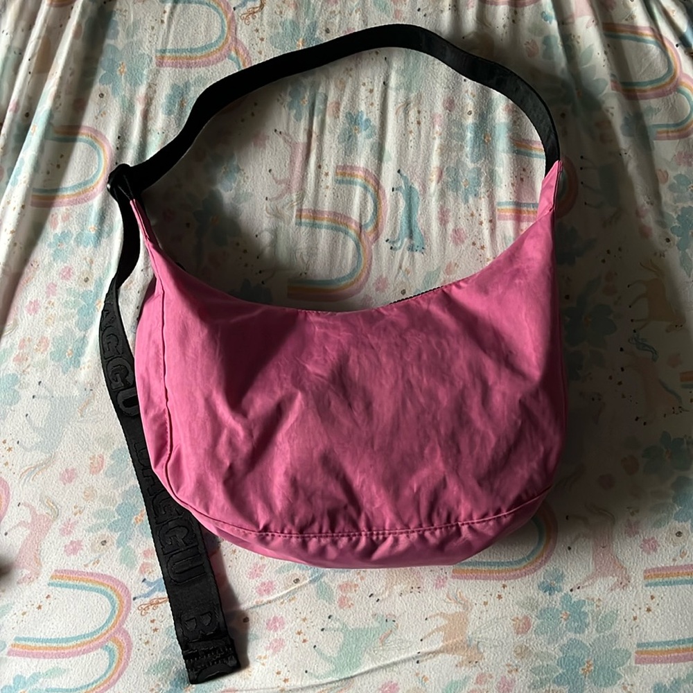 Baggu Medium Crescent Bag in Azalea Pink